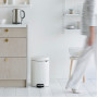 Мусорное ведро с педалью Brabantia NewIcon минерально-белое 114168 (20л)